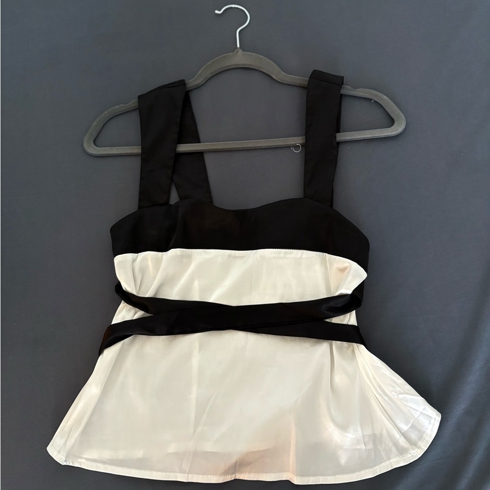 SHEIN Black and White Sleeveless Blouse